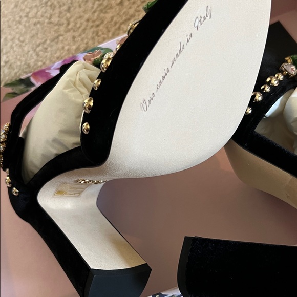 NWB Dolce and Gabbana Embellished Black Floral Velvet Women’s Sandals size 36 - Picture 5 of 11